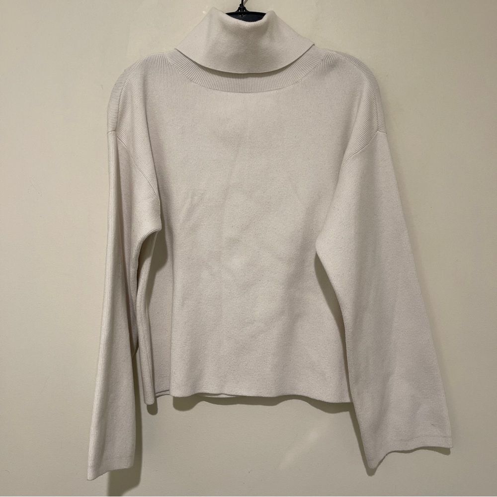 Evereve Winter White Turtleneck Sweater Size M